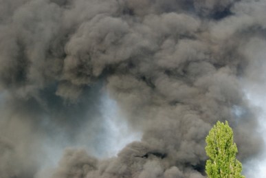 Műanyagfeldolgozó égett Jászapátin Fotó: Jászberény Online - Terjéki Ákos